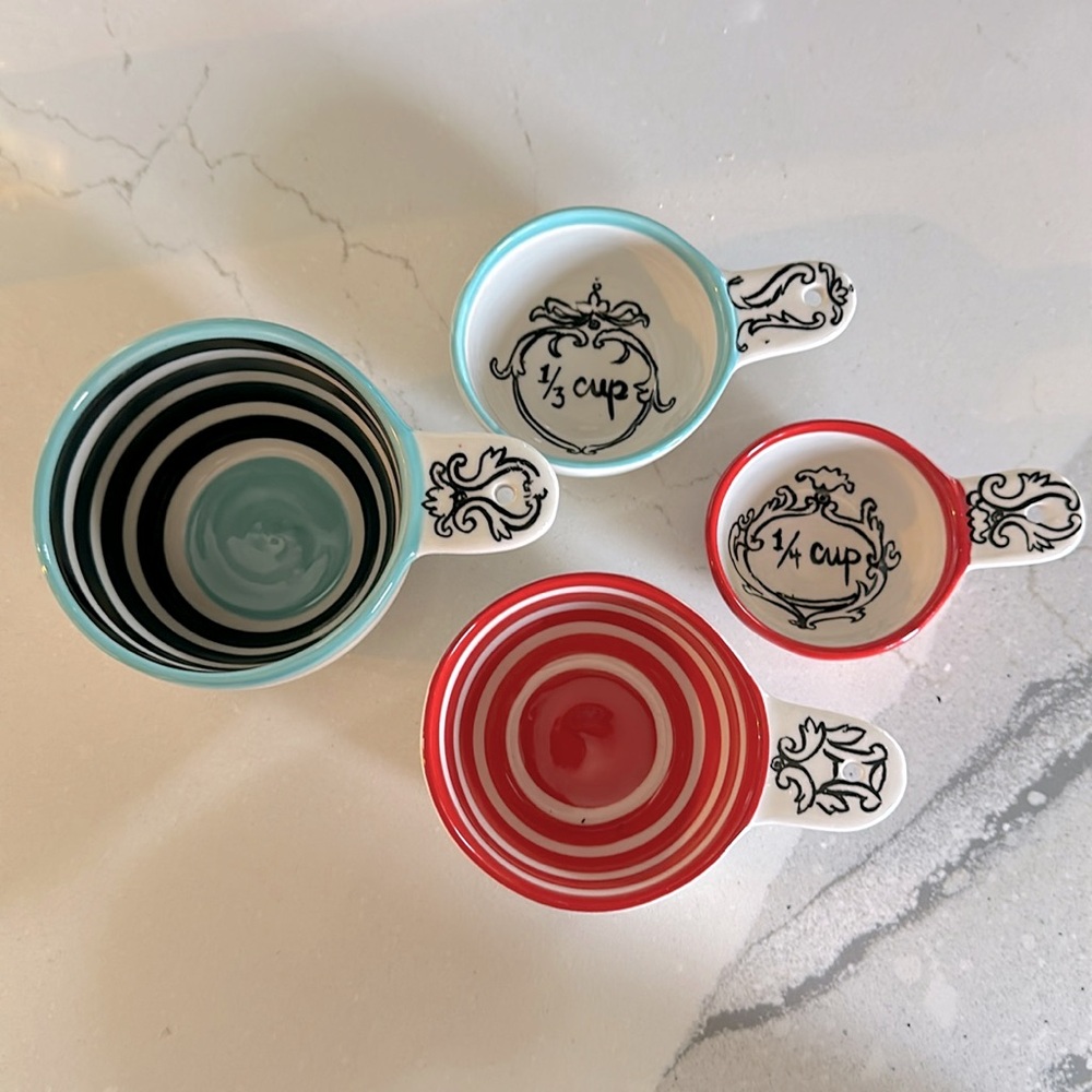 Anthropologie measuring cup set
